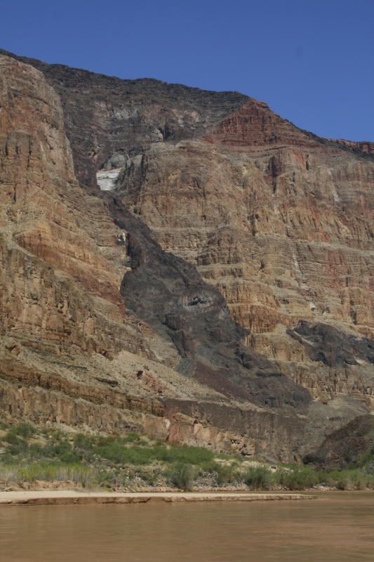 Uninkaret volcanic field, basalt flow, dam